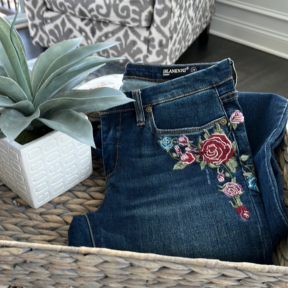 EUC BlankNYC Skinny Jeans Size 29!!
